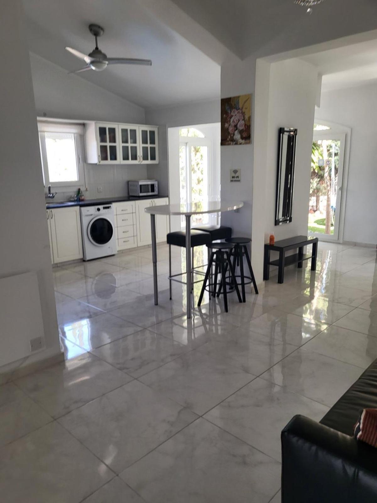 Villa Neyla Four Bedroom Coral Bay Beach Front Luaran gambar