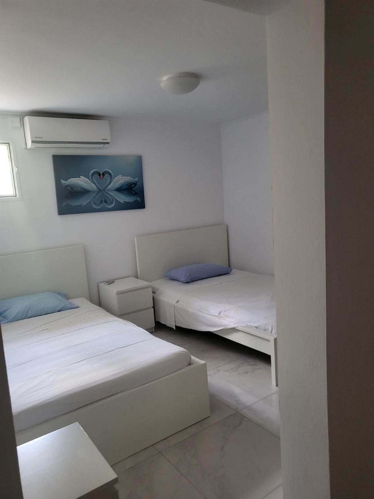Villa Neyla Four Bedroom Coral Bay Beach Front Luaran gambar